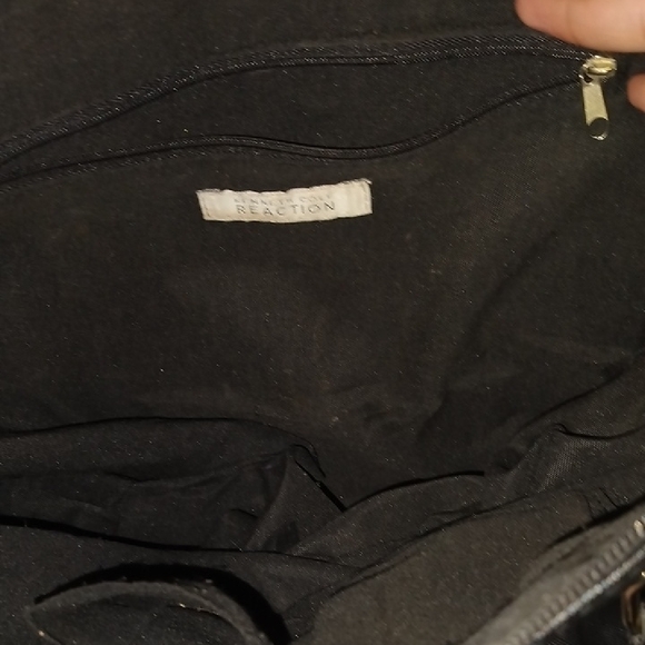 Kenneth Cole Reaction Black Shoulder Bag - Picture 6 of 7